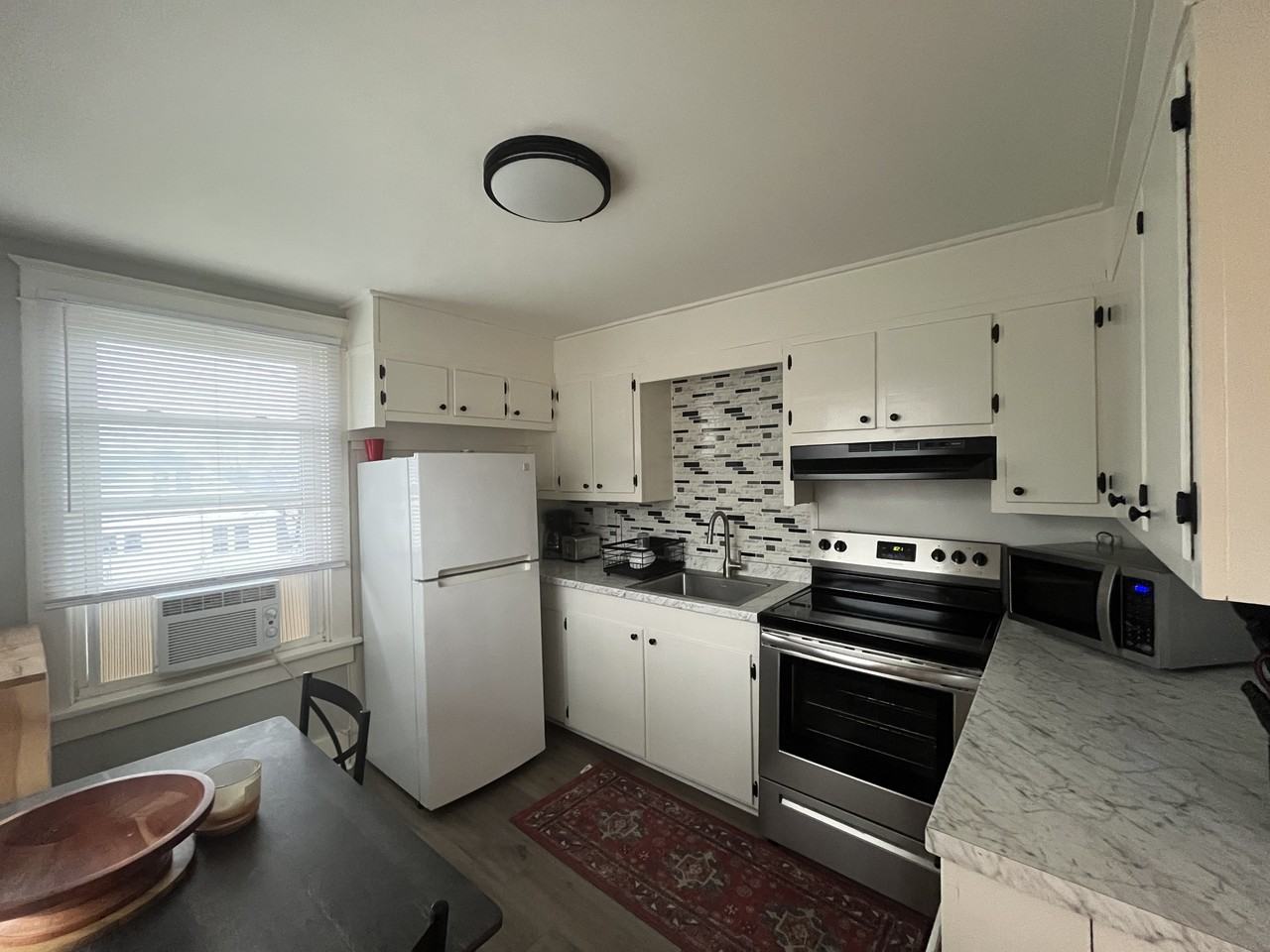 834 W Main St #834A - Photo 5 of 15