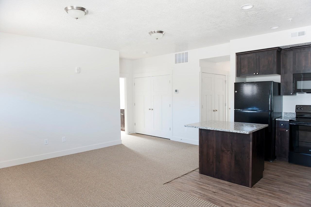 77 West 100 South #202 - Photo 6 of 10