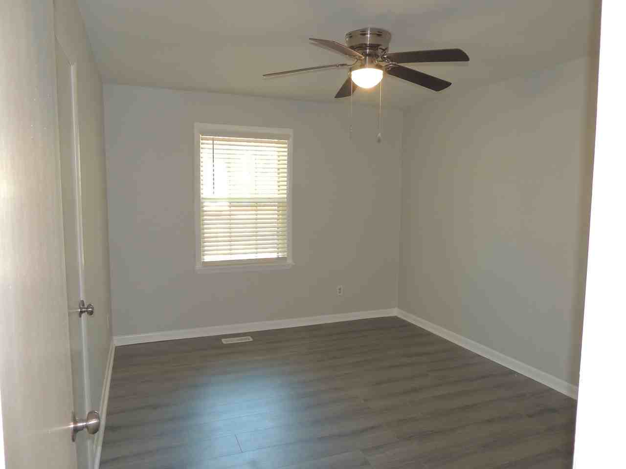 5823 Rivercroft Rd #1 - Photo 7 of 11