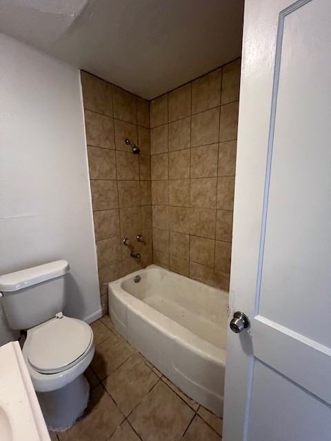 2425 N Lynwood Dr #1 - Photo 5 of 13