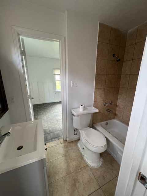 2425 N Lynwood Dr #1 - Photo 7 of 13