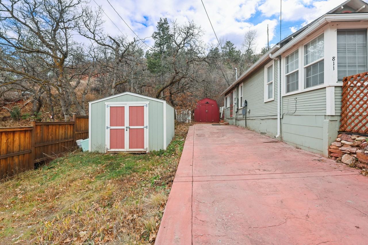 811 Shoshone Pl #1 - Photo 6 of 28