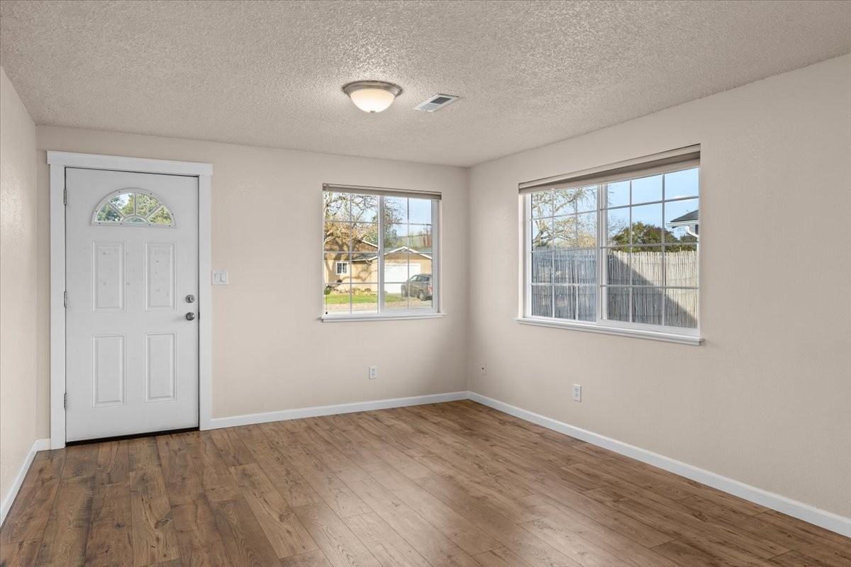 106 N Buchanan Ave #1 - Photo 5 of 24