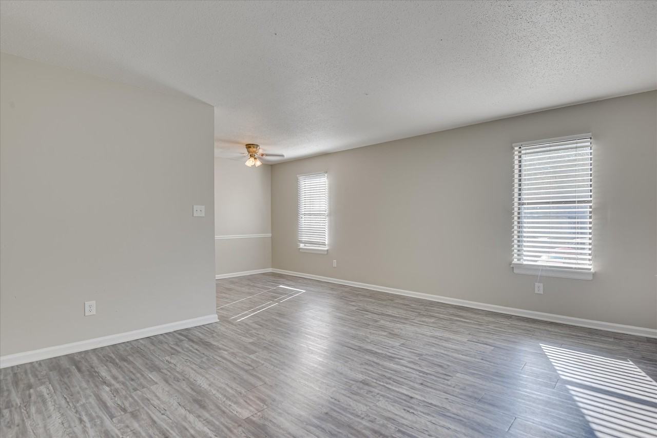 171 Chalet North Ct #171 - Photo 3 of 15