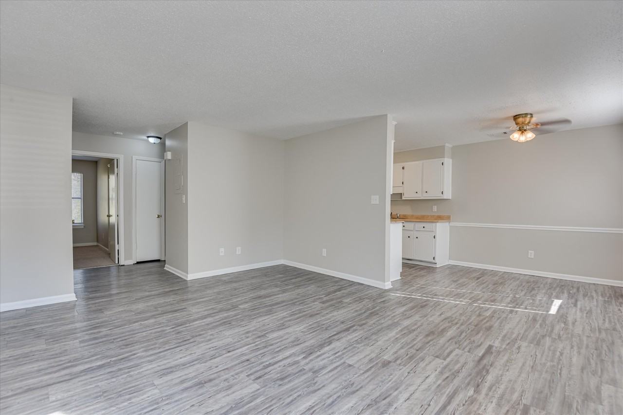 171 Chalet North Ct #171 - Photo 4 of 15