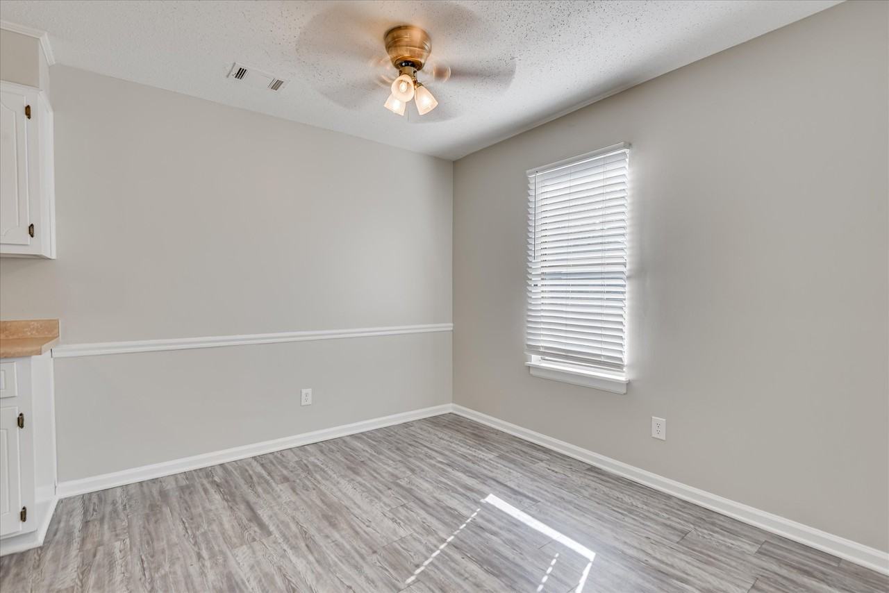 171 Chalet North Ct #171 - Photo 5 of 15