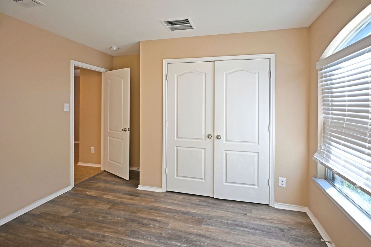 1433 Cutler Bay #1 - Photo 3 of 47