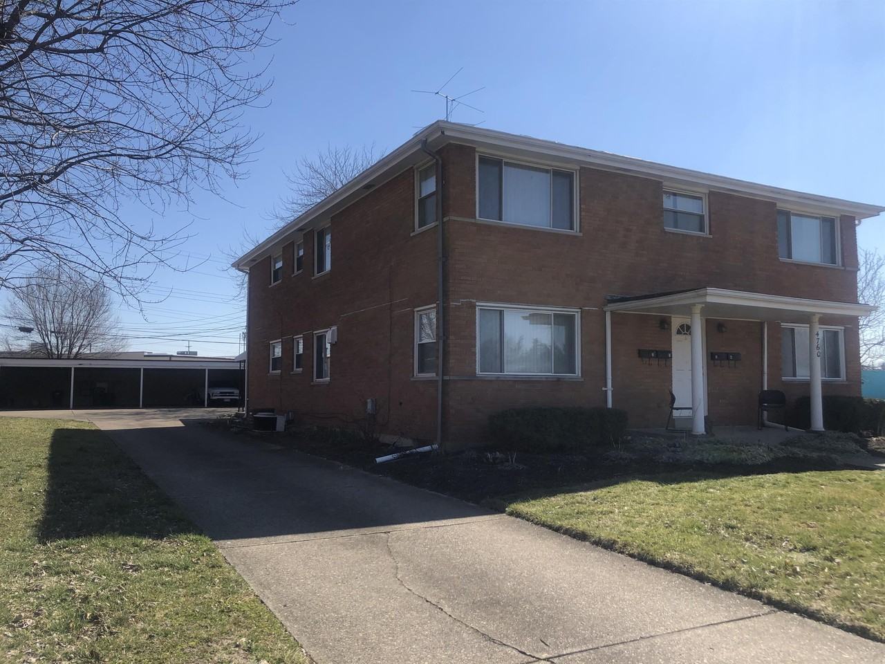 4760 Holiday Dr #3 - Photo 3 of 5