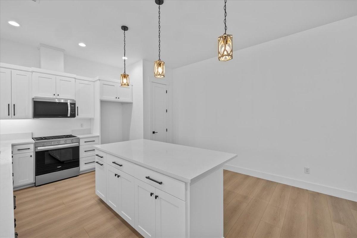 208 Bogey Ln #1 - Photo 3 of 31