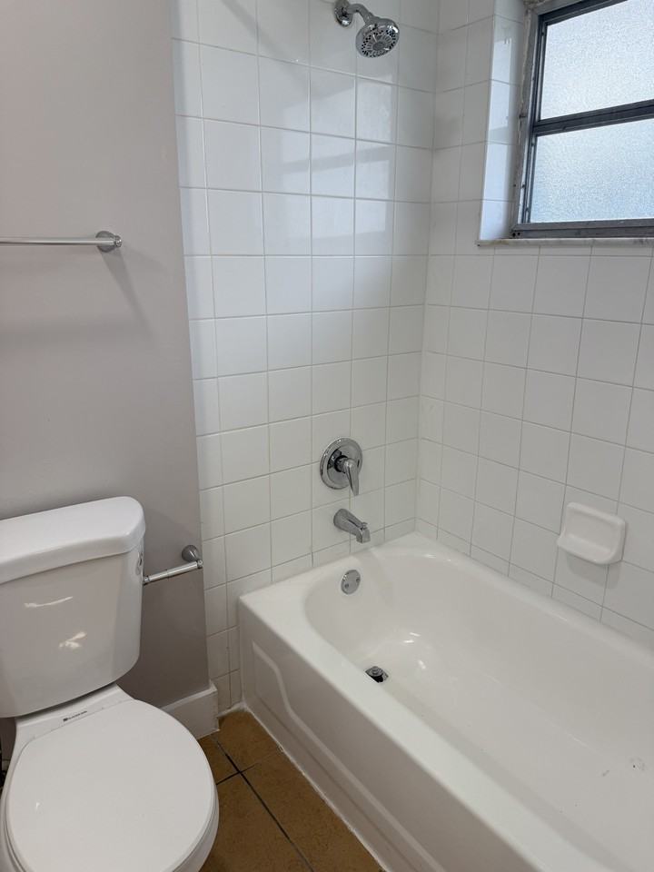 749 Ne 13th Ct #4 - Photo 2 of 4