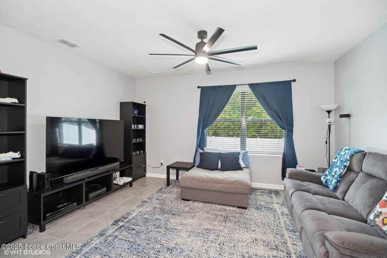 5221 Talbot Blvd #1 - Photo 3 of 11