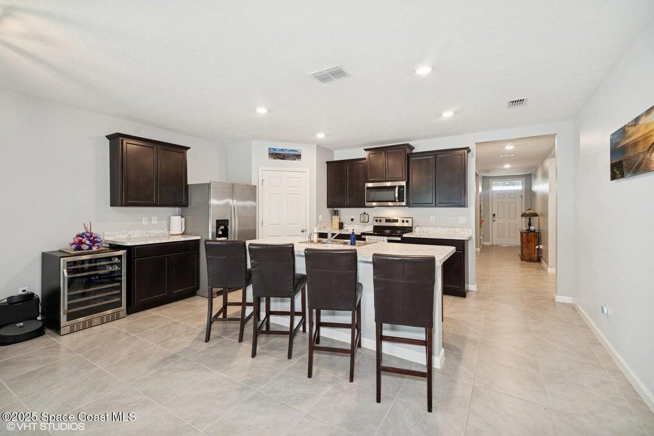 5221 Talbot Blvd #1 - Photo 5 of 11