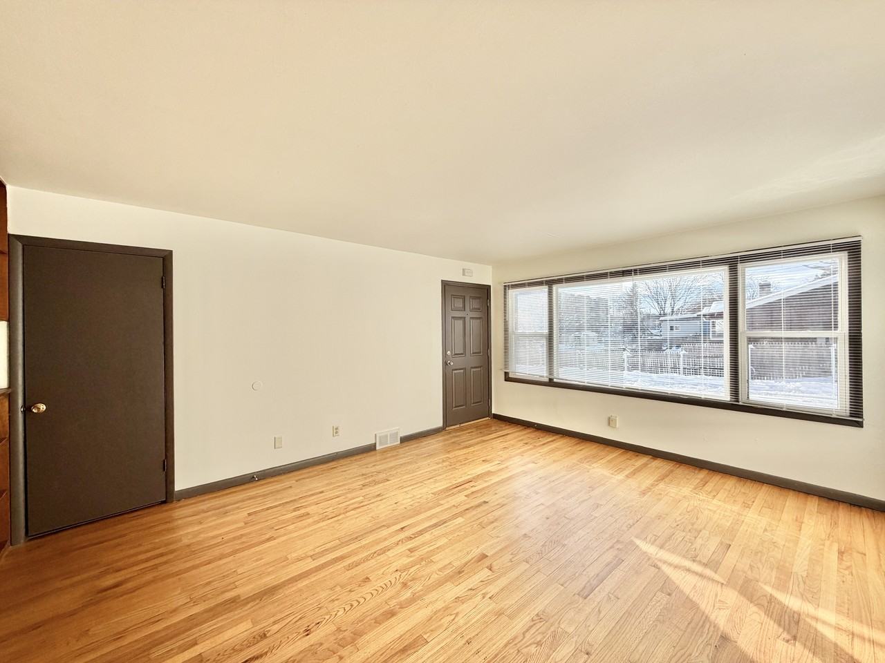 2113 Lake Point Dr #1 - Photo 6 of 12