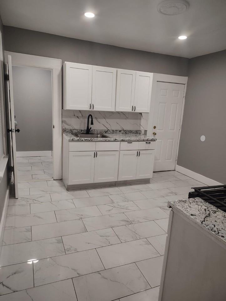 272 Davenport Street #2 - Photo 7 of 9