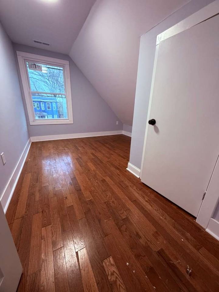 208 Dover St #3 - Photo 4 of 5