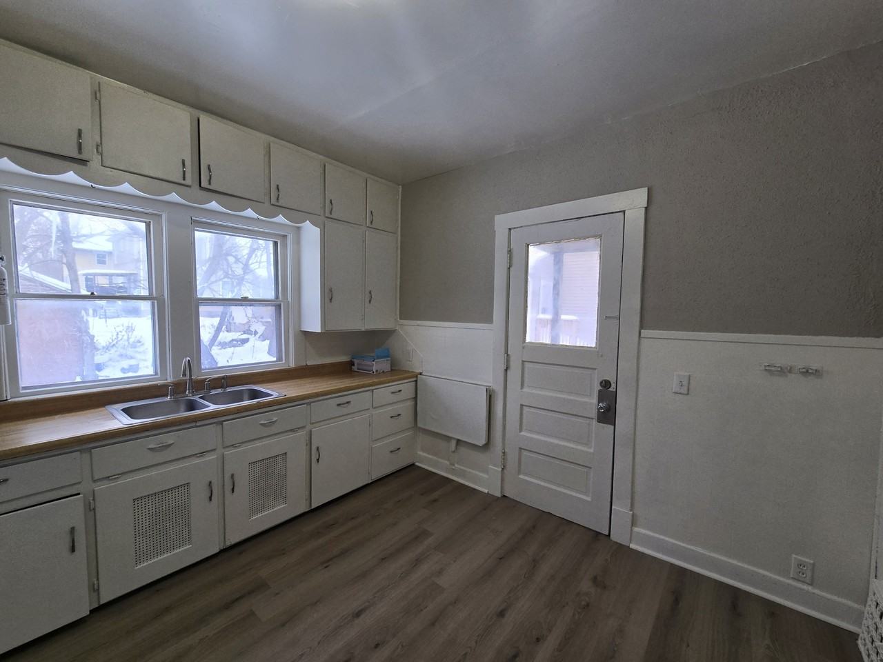 406 Locust St #1 - Photo 4 of 15