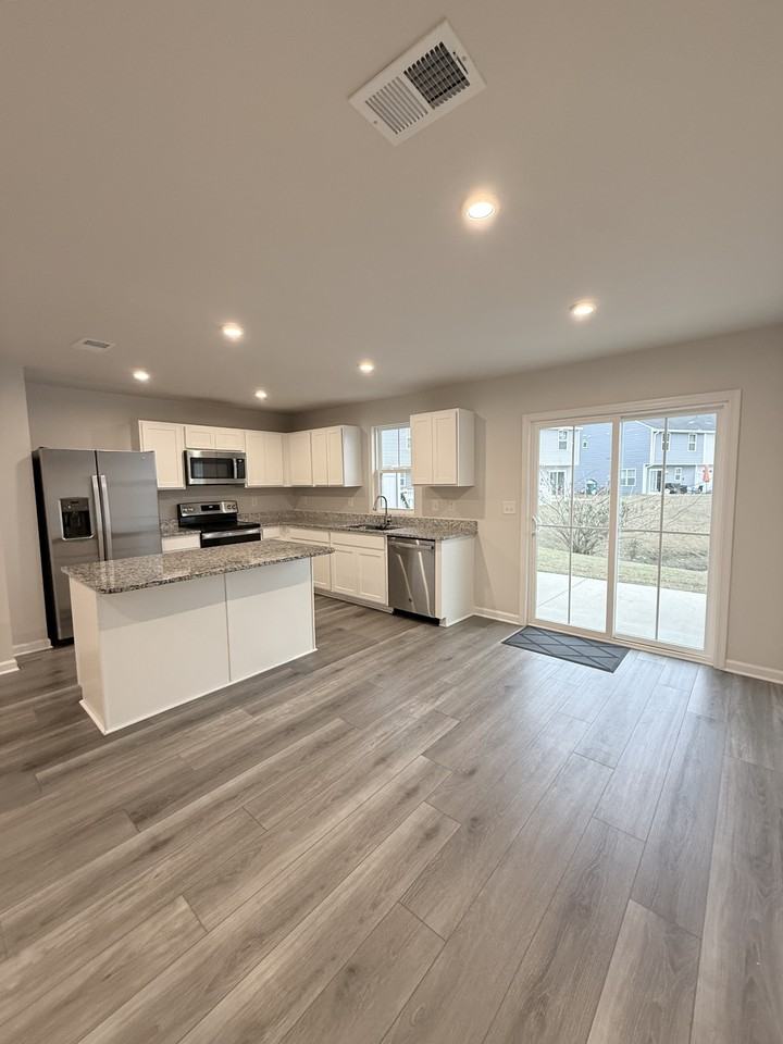 400 El Camino Dr - Photo 6 of 31