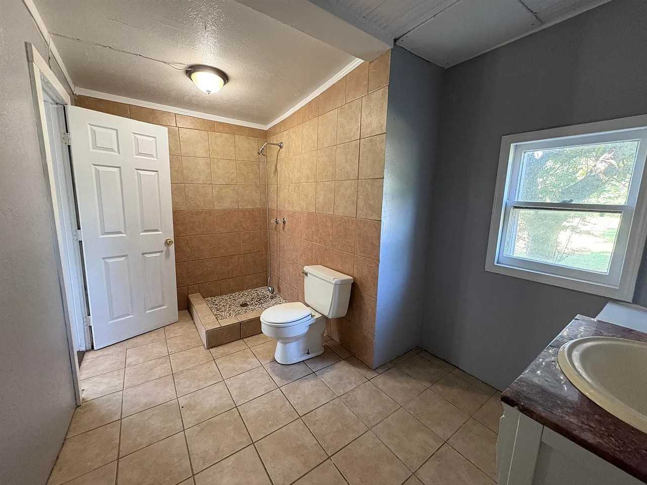 314 W Mulberry Ave #1 - Photo 3 of 20