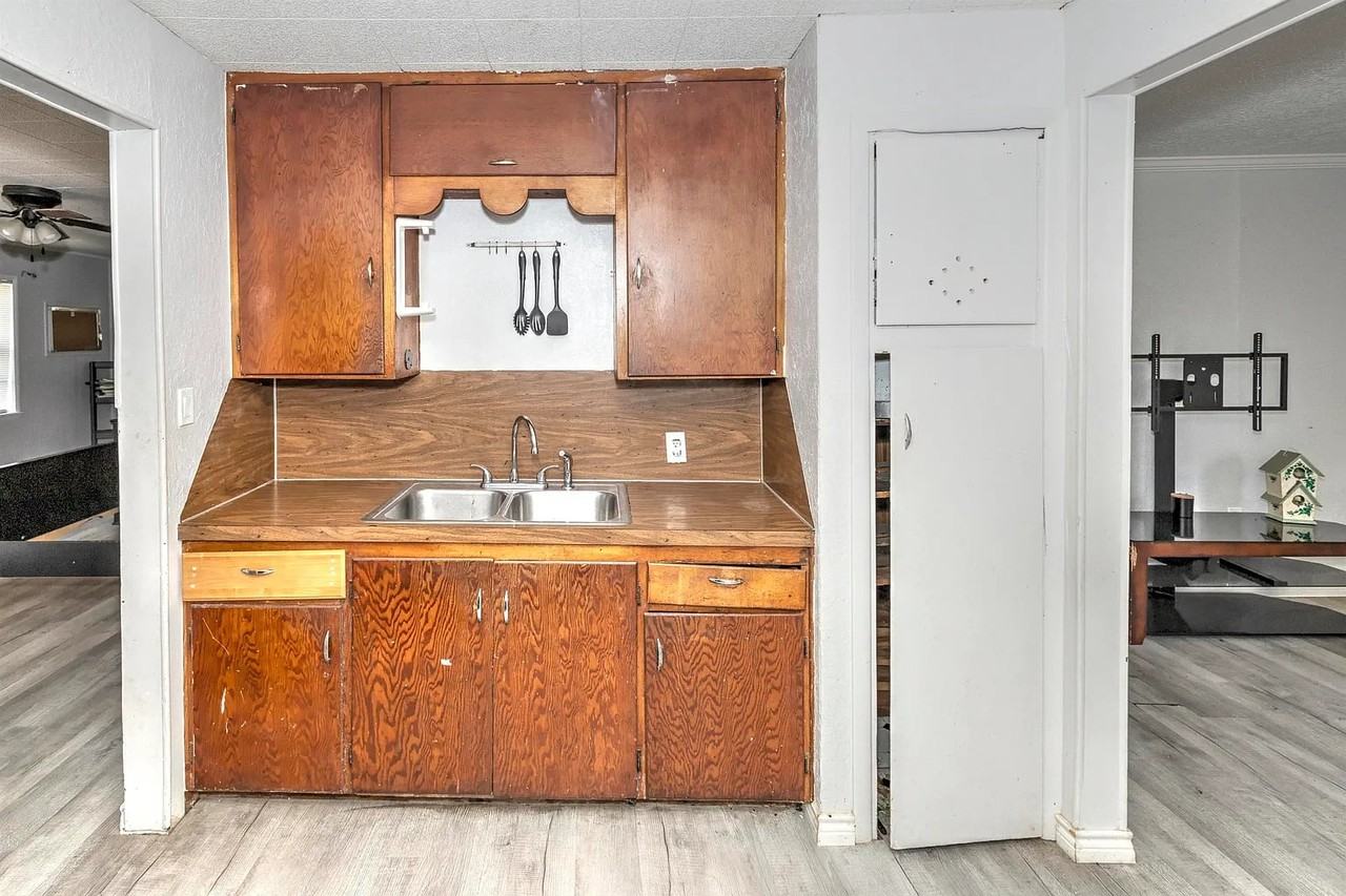 606 North I Street #1 - Photo 6 of 17