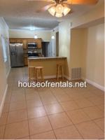 featured image of 304 East College Street #1