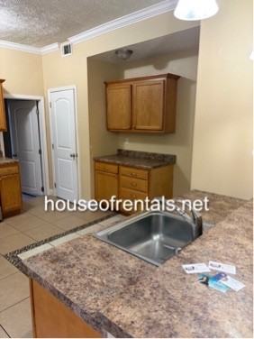 304 East College Street #1 - Photo 2 of 11