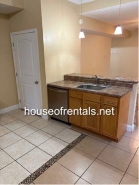 304 East College Street #1 - Photo 3 of 11