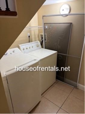 304 East College Street #1 - Photo 5 of 11