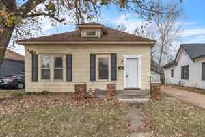 featured image of 806 West Sunset Drive #1