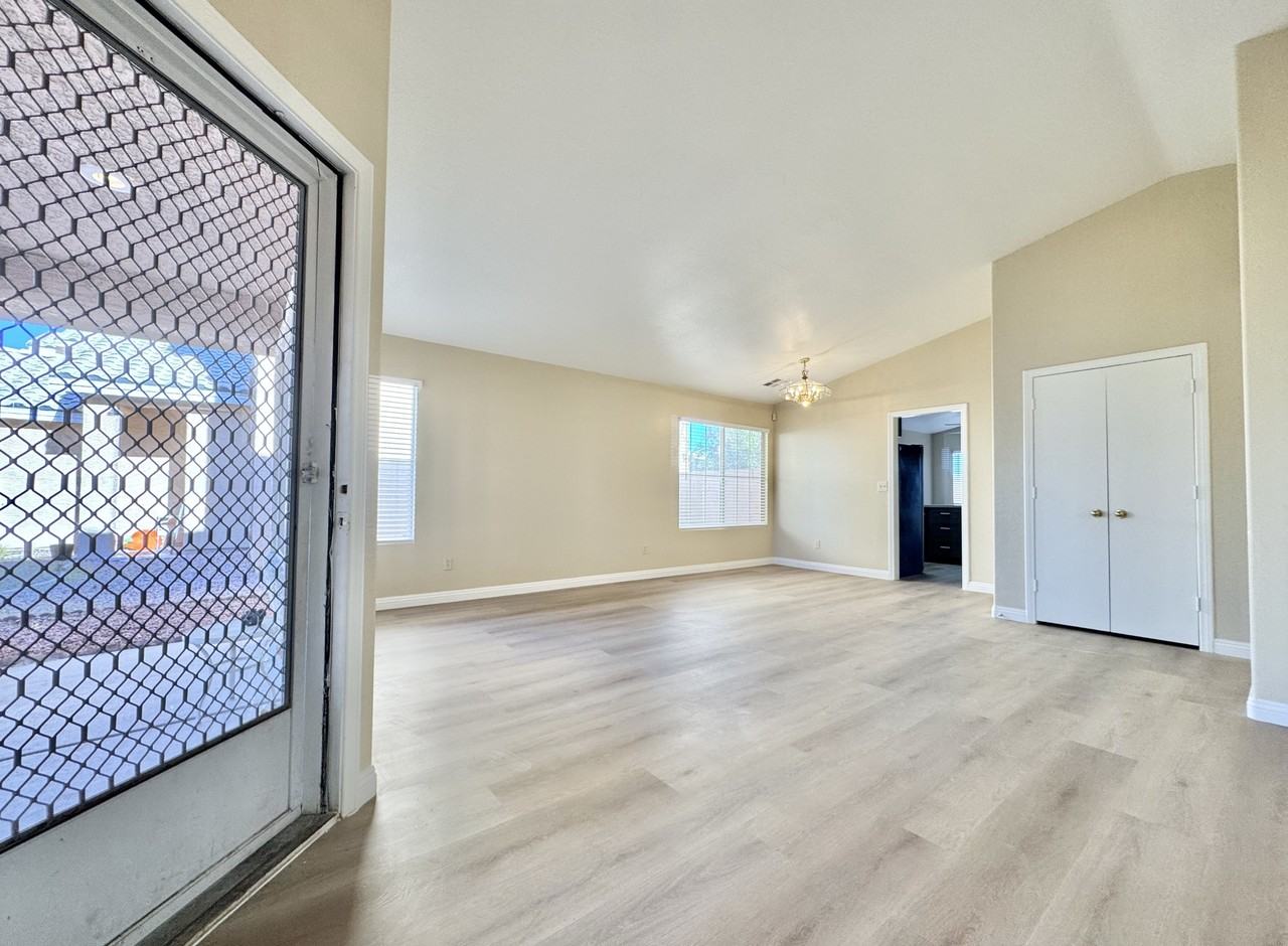 1009 Torington Dr #1 - Photo 2 of 40