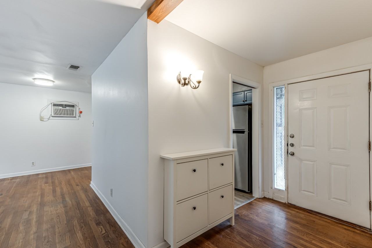 354 Brettonwood Drive #1 - Photo 6 of 29