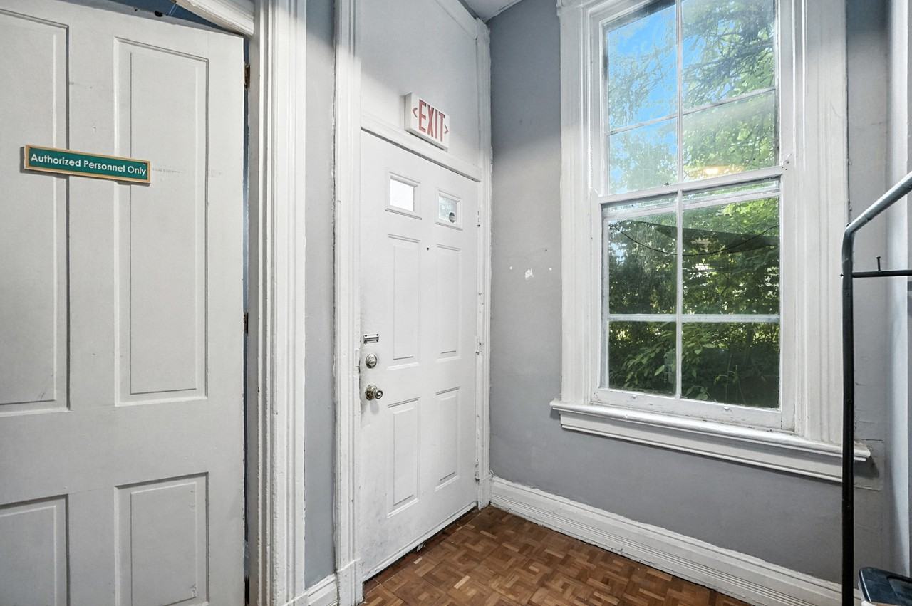 2909 Vaughn Street #2909 - Photo 4 of 50