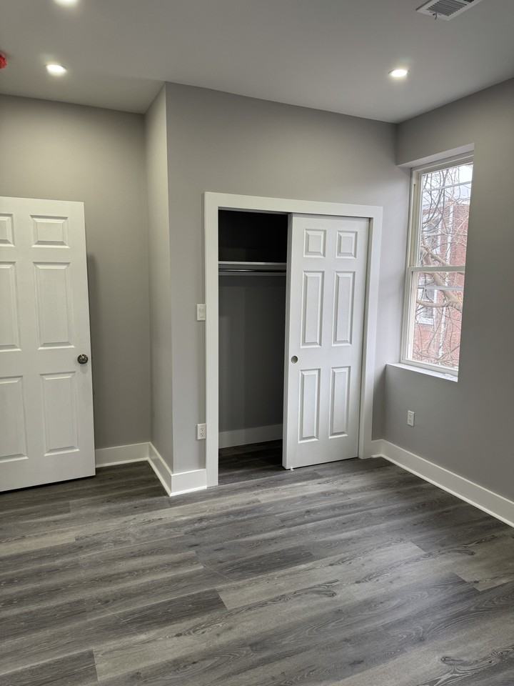 4917 N 13th St #2 - Photo 4 of 10