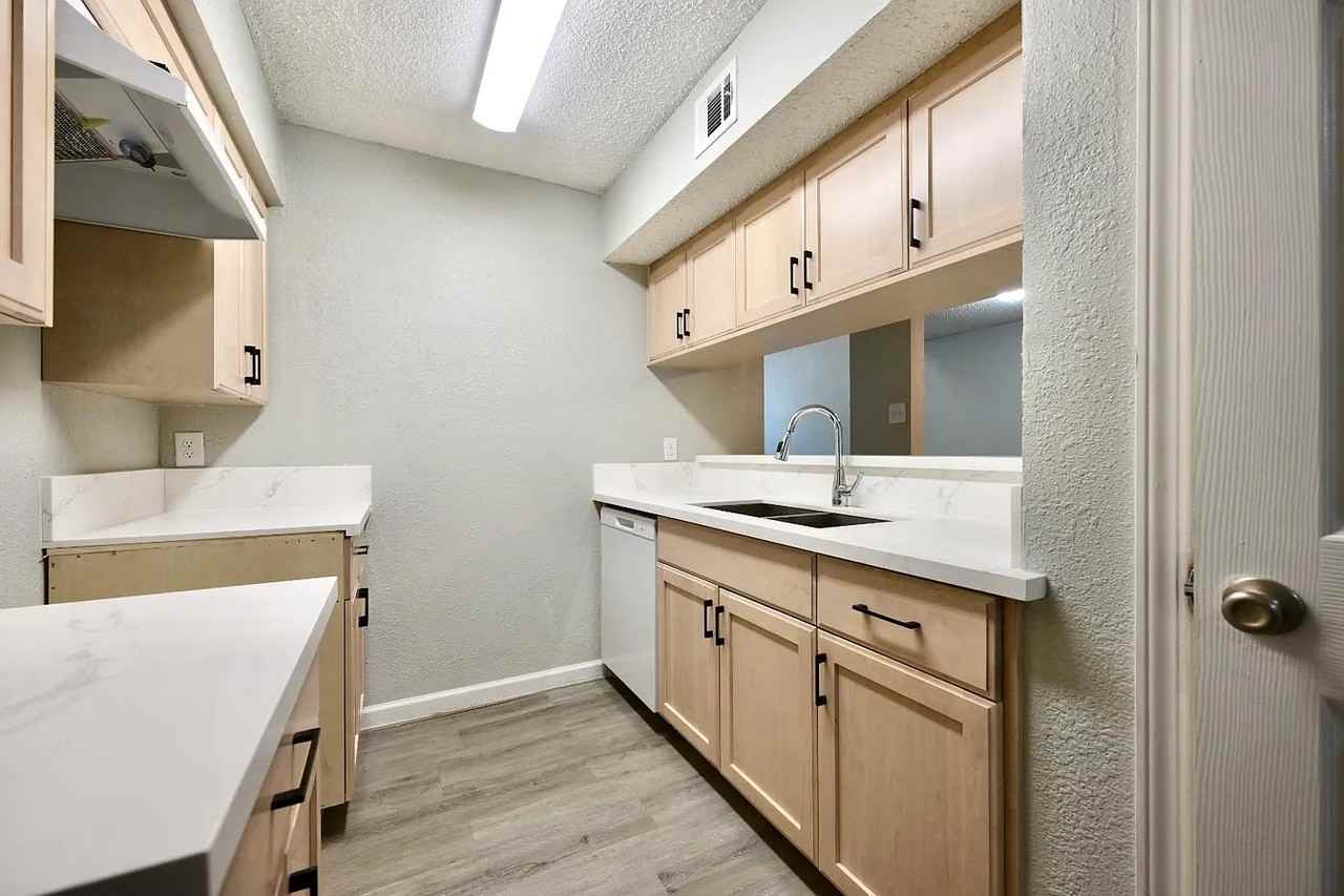 3200 3200 South Gessner Road - 1Apt 204 #1 - Photo 7 of 17