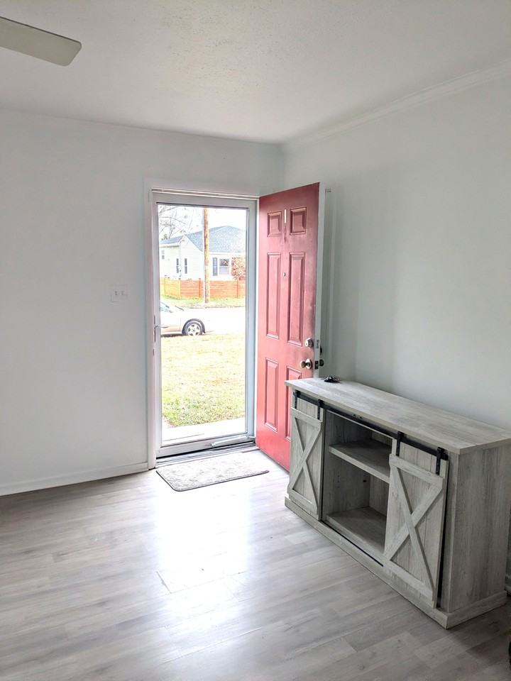 7405 Wickham Ave #1 - Photo 3 of 15