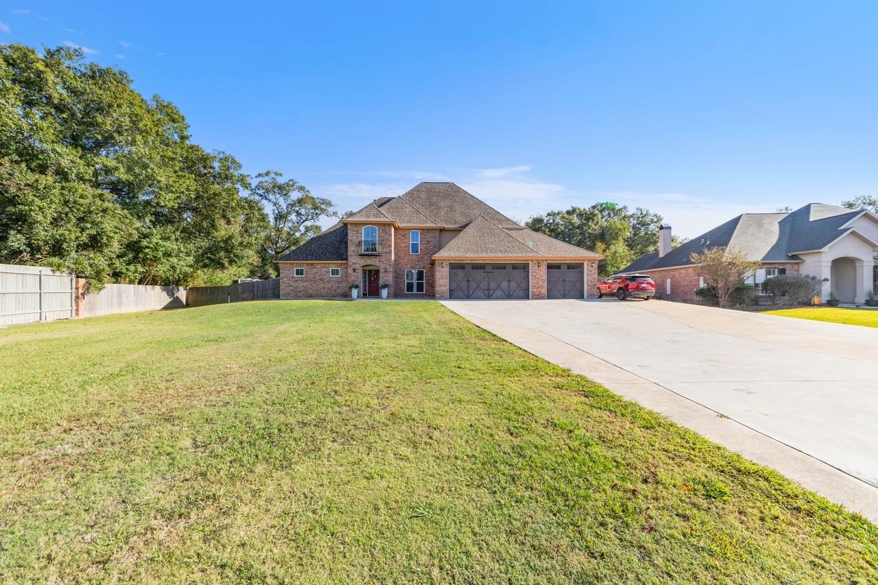 213 E Peck Blvd #1 - Photo 2 of 46