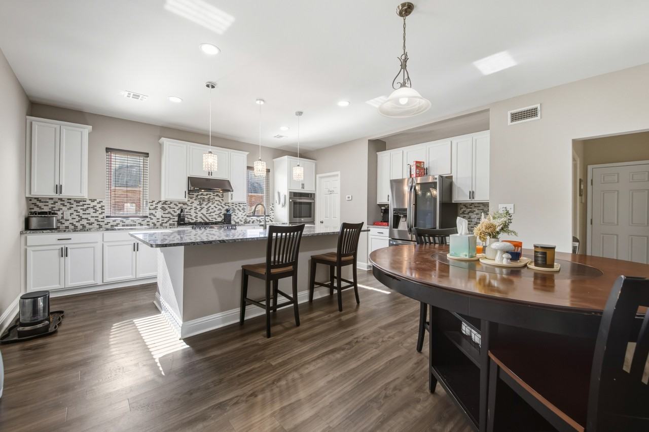 213 E Peck Blvd #1 - Photo 6 of 46