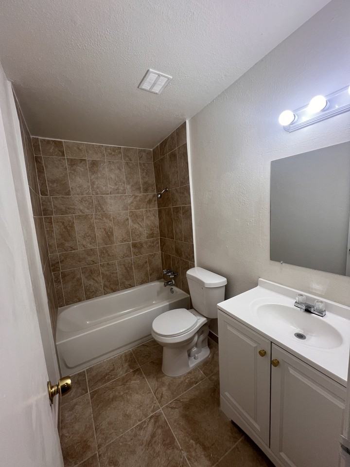 6905 East Golf Links Circle #1 - Photo 4 of 10