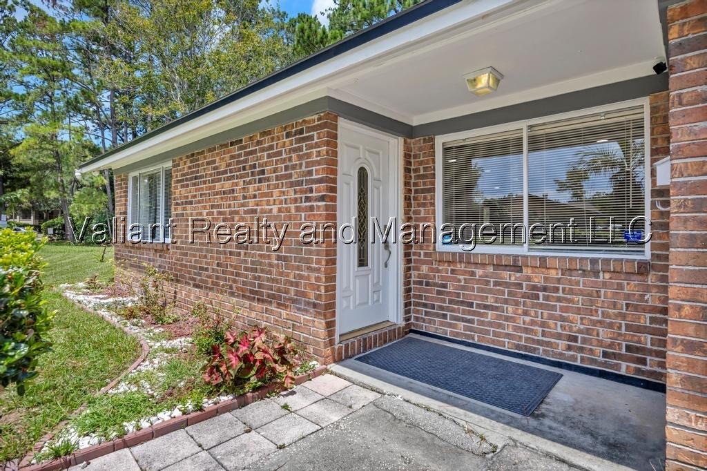 1215 Bluehill Dr N #1 - Photo 5 of 37