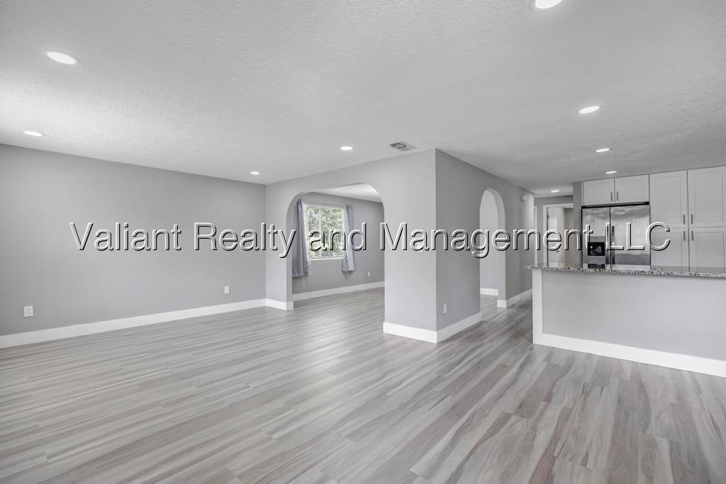 1215 Bluehill Dr N #1 - Photo 6 of 37