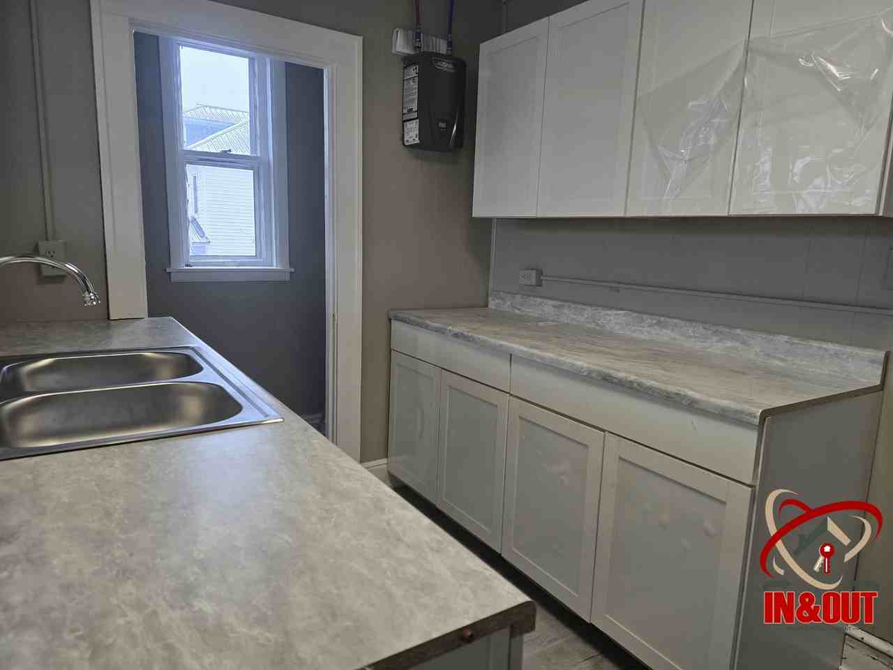 327 1/2 Frederick St #1-2 - Photo 5 of 7