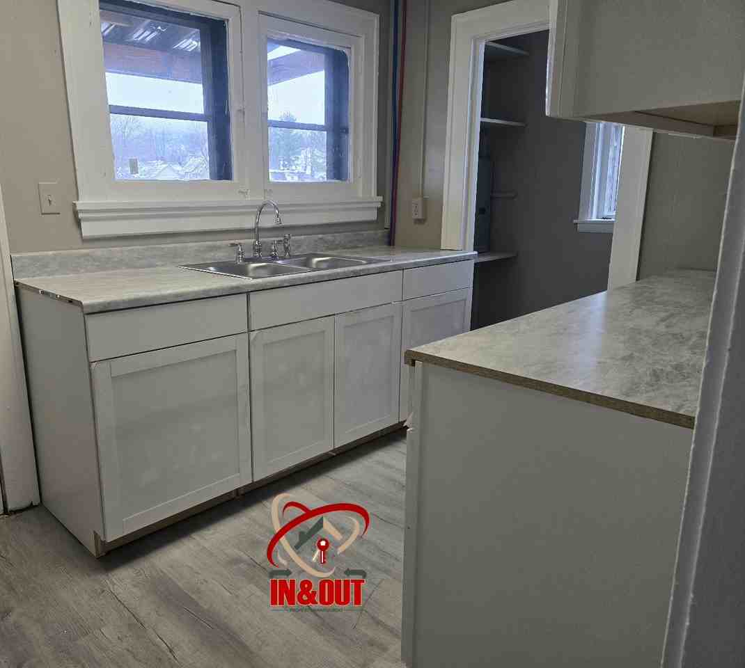 327 1/2 Frederick St #1-2 - Photo 6 of 7