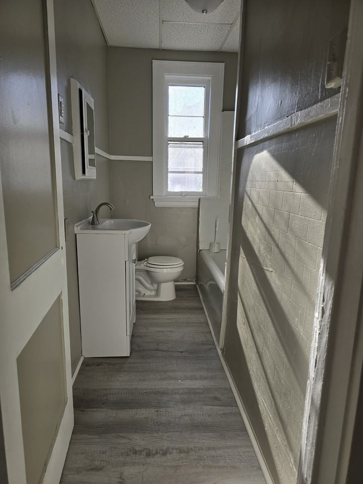 327 1/2 Frederick St #1-2 - Photo 7 of 7
