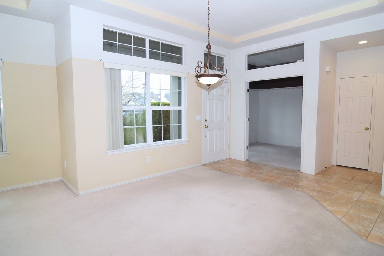 1754 Ne Ashberry Dr #1 - Photo 3 of 28