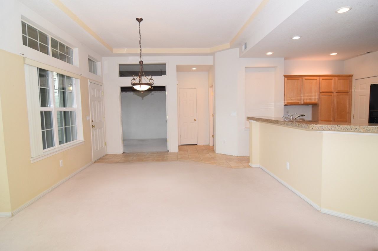 1754 Ne Ashberry Dr #1 - Photo 6 of 28