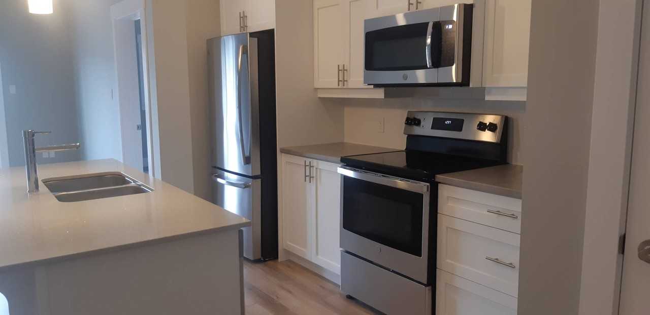 85 Cour Fieldstone Court #202 - Photo 2 of 30