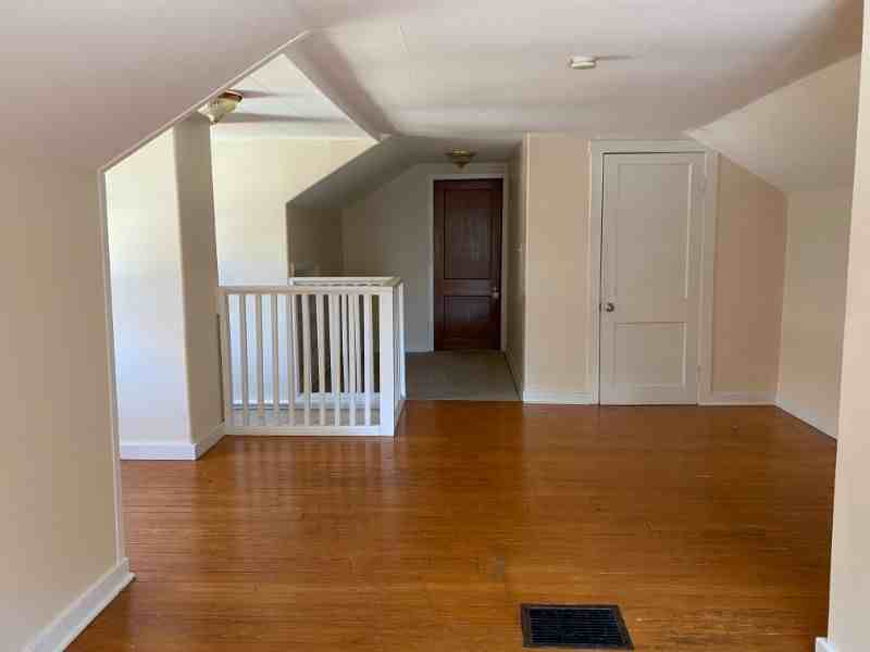 214 North Bowen Street #1 - Photo 5 of 8