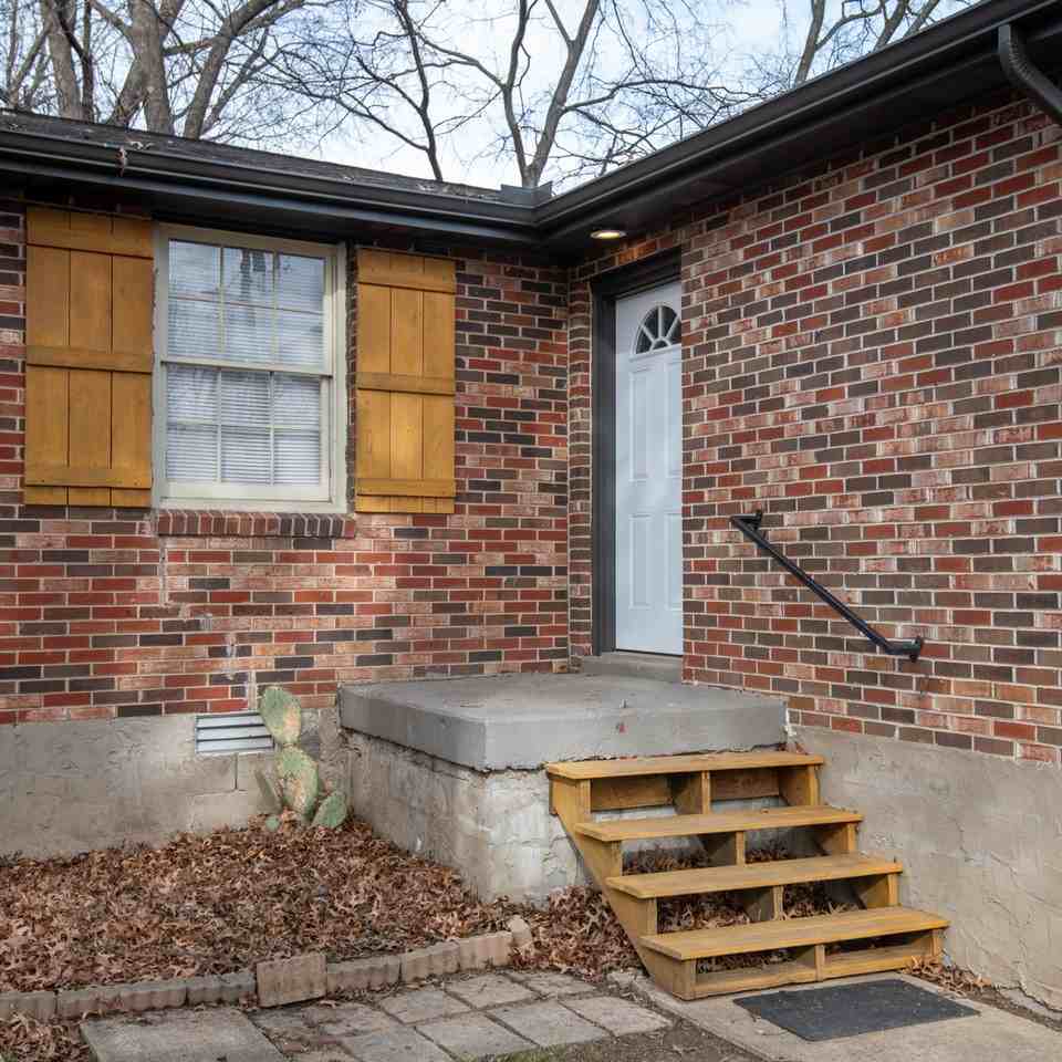 561 Singer Drive #B - Photo 5 of 30