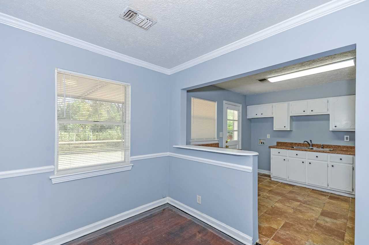 928 Grenada Dr #1 - Photo 7 of 40