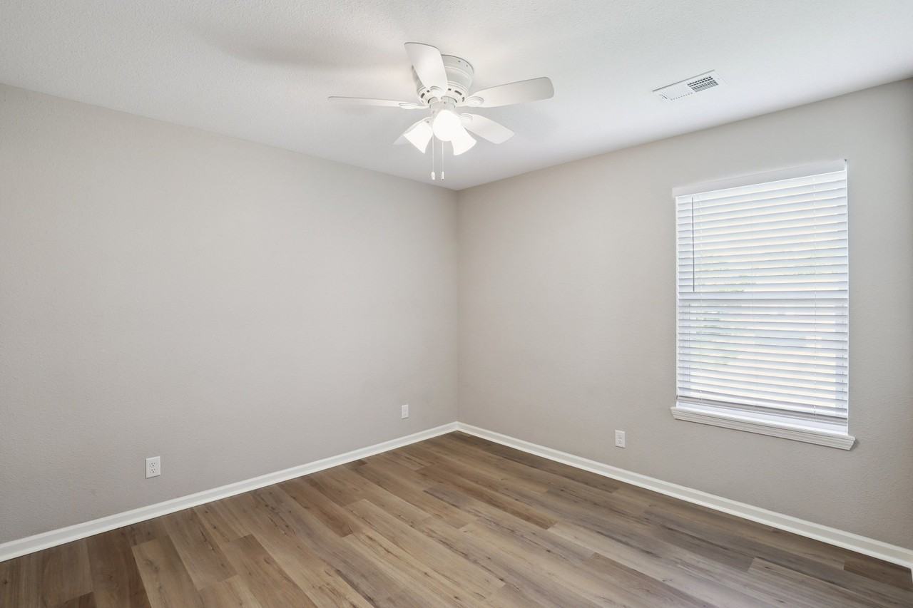 3032 N 156th St #1 - Photo 7 of 18