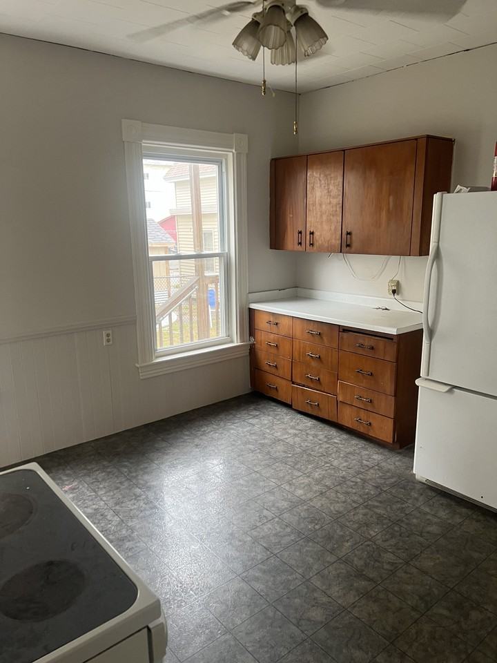 182 Grove Street #182-1 - Photo 5 of 11